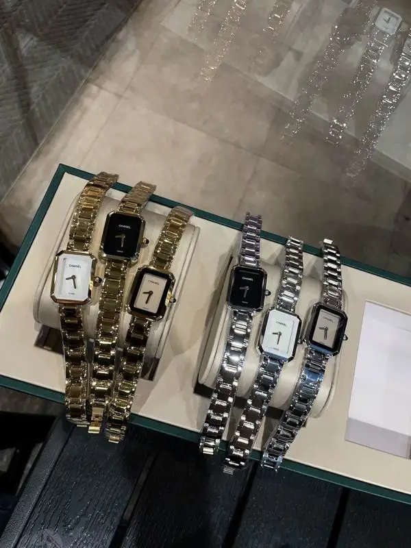 Chanel 21X26mm 052316